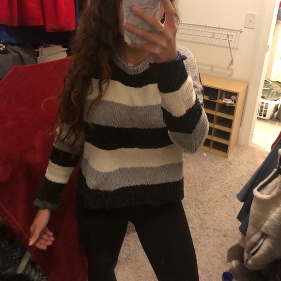 Stripped sweater - Picture 3 of 4